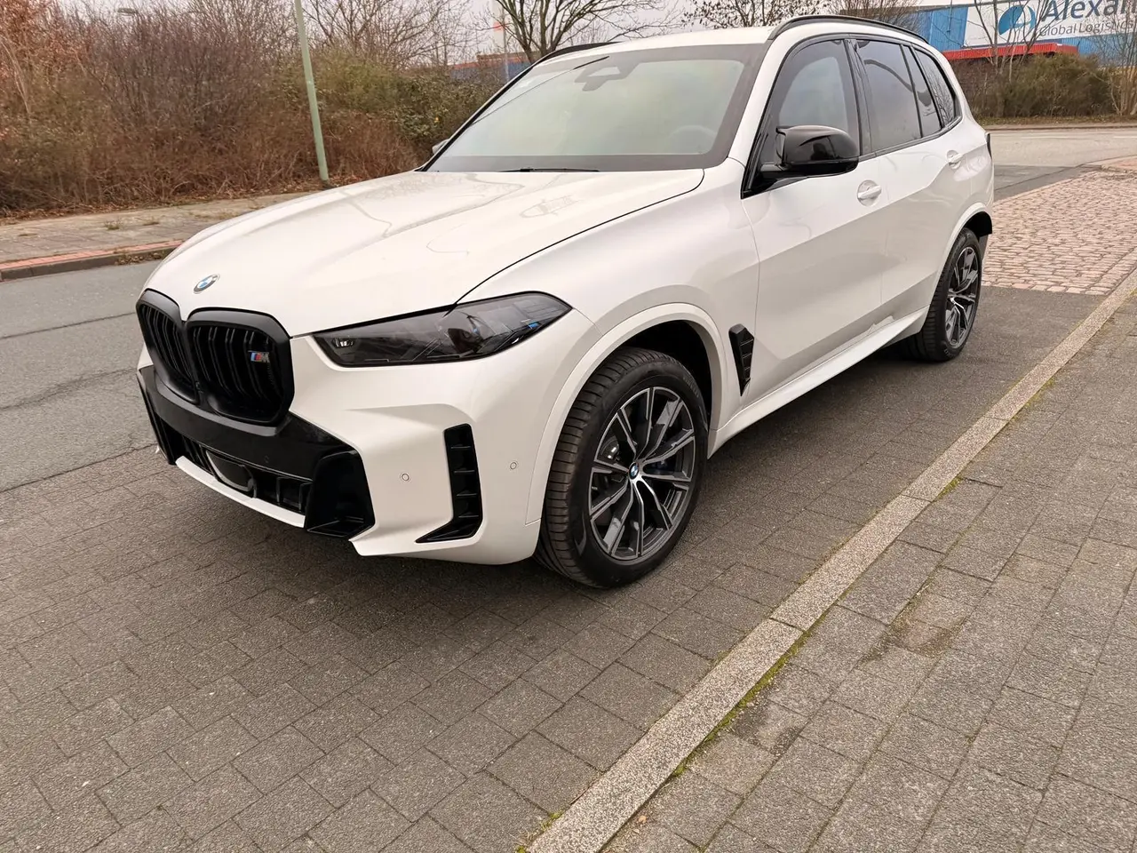 BMW X5 M60i, 4,4l/V8, 530Hp, Factory Armored VR6 2026