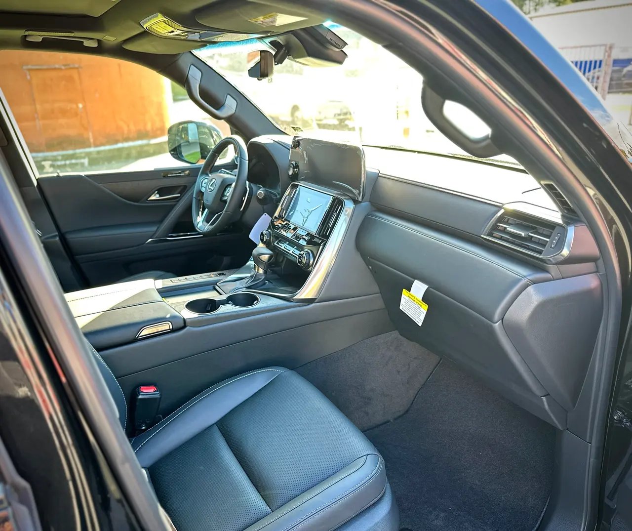 2 X Lexus LX600 Luxury NEW, On stock in Bremerhaven – 4