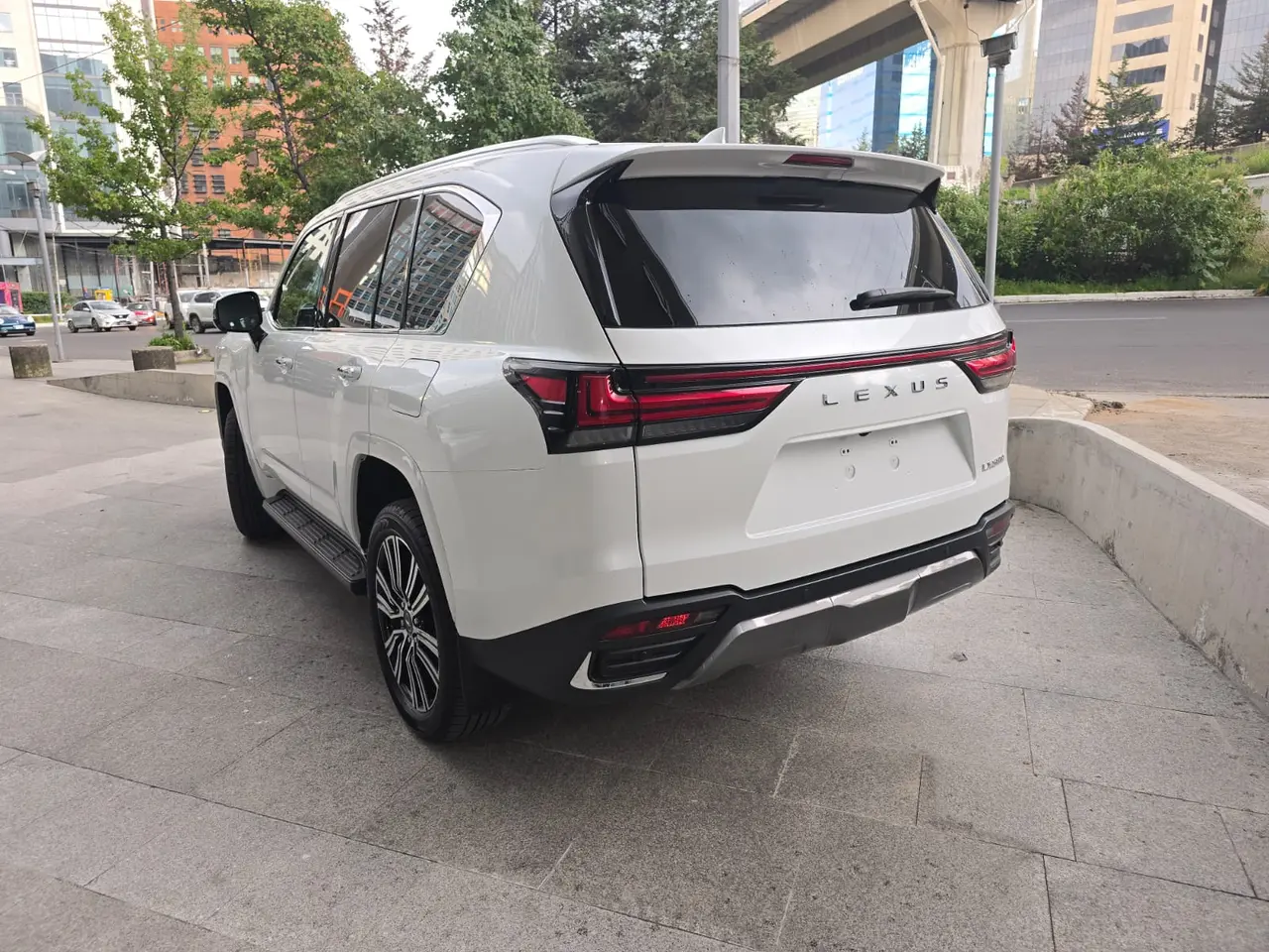 Lexus LX700H Luxury 2026, NEW, On stock – 4