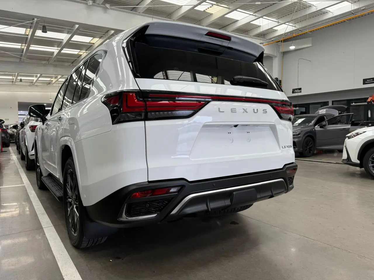 Lexus LX700H Sport 2025, NEW – 4