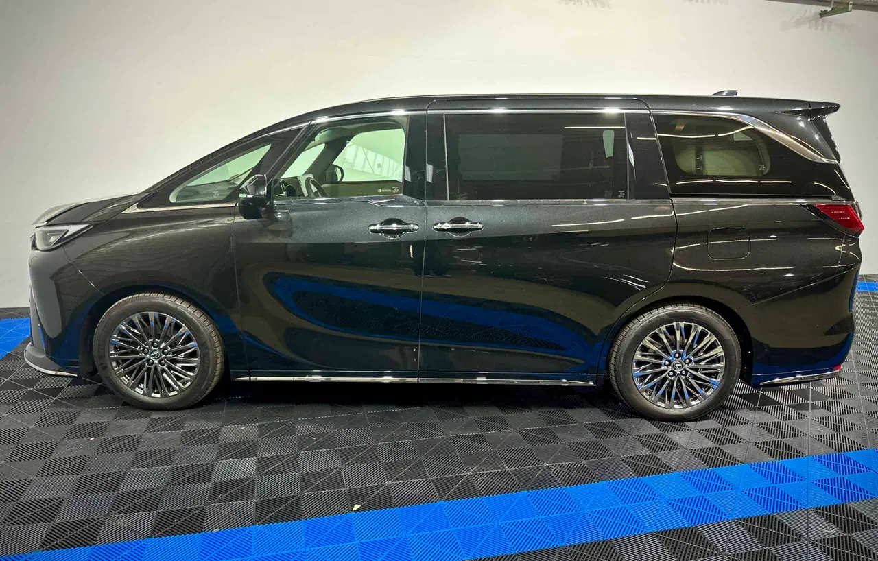 7 X Lexus LM350h Executive, NEW, On stock in Bremerhaven – 10