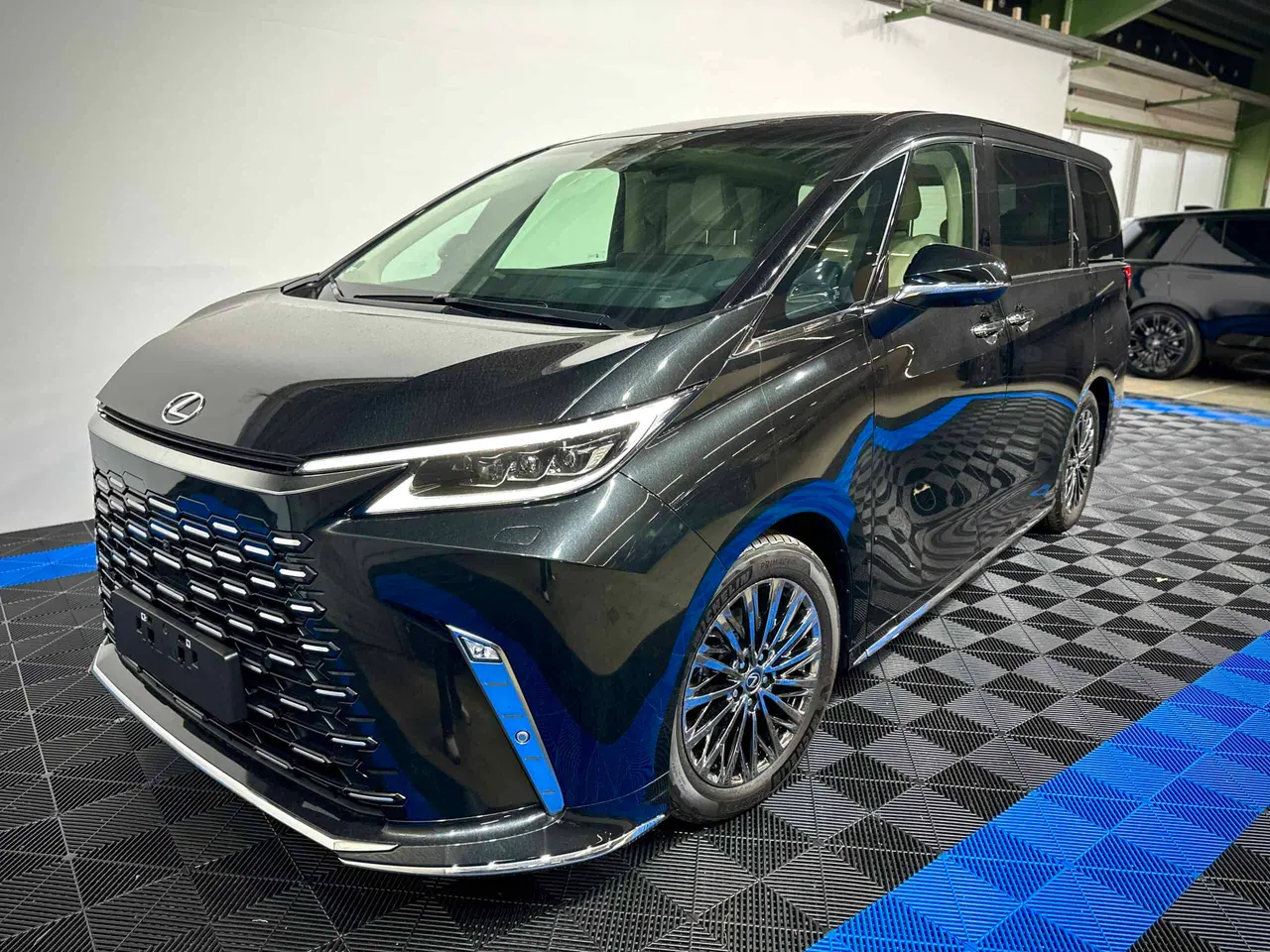 7 X Lexus LM350h Executive, NEW, On stock in Bremerhaven – 11