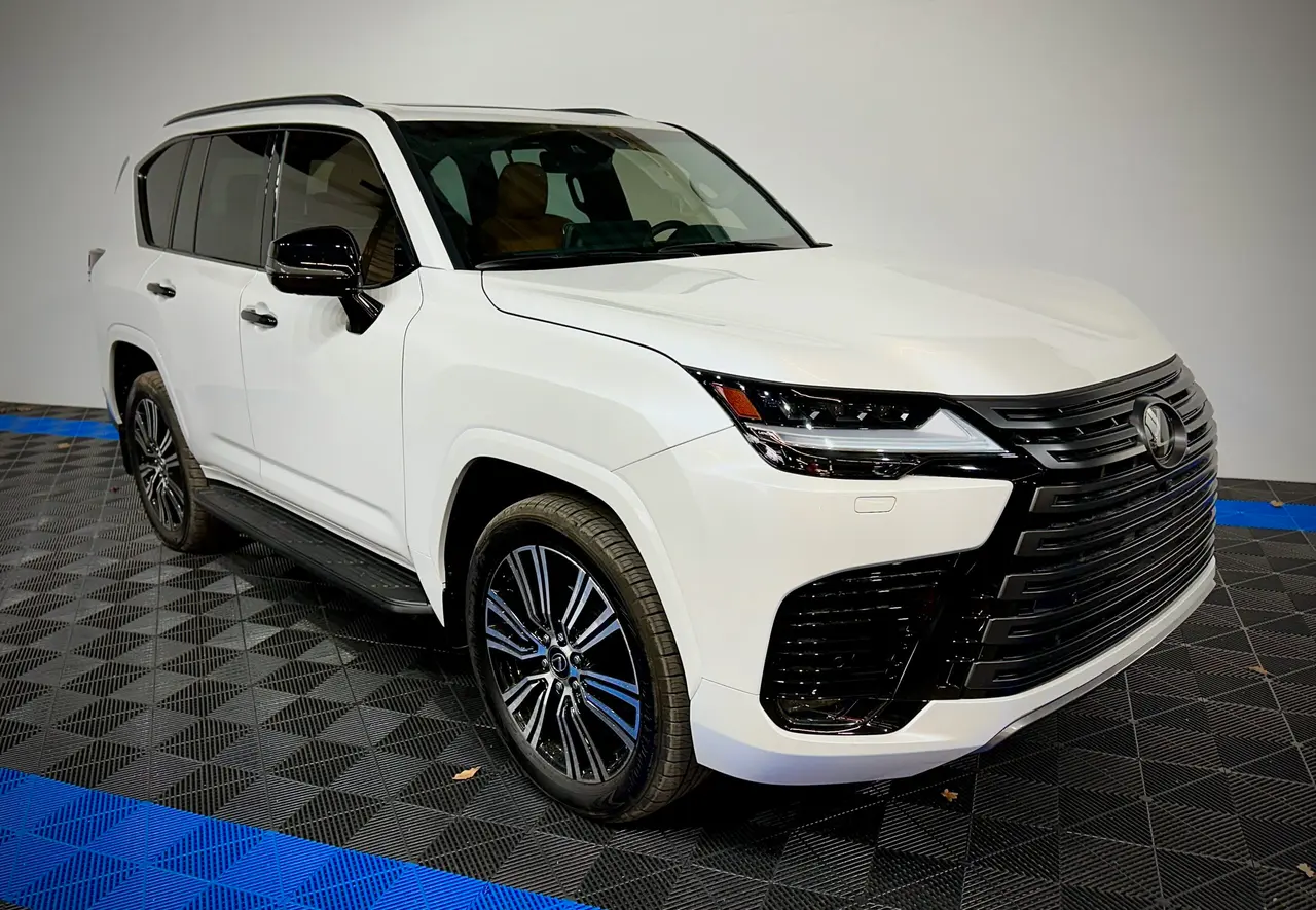 Lexus LX600 Luxury B6 Armored, NEW, On stock – 12