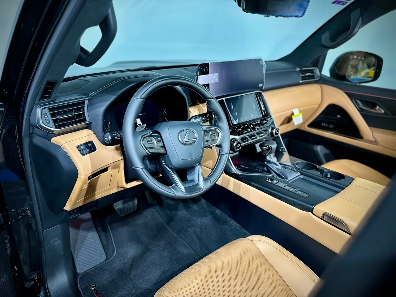 Lexus LX600 Luxury Bz6 Armored NEW, On stock – 16